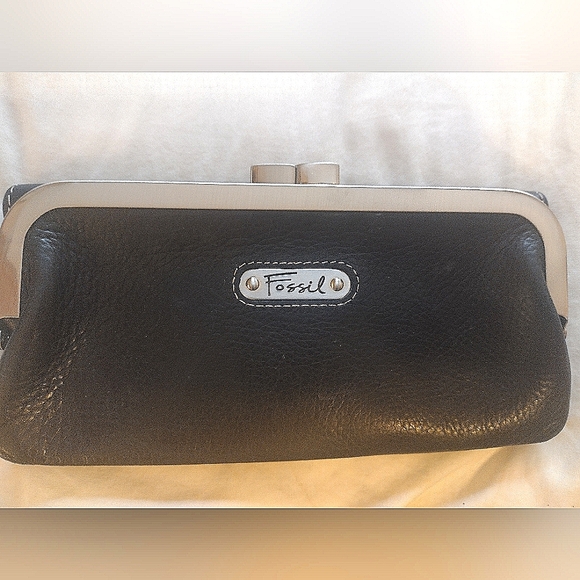 Fossil Wallet Leather - Picture 1 of 5